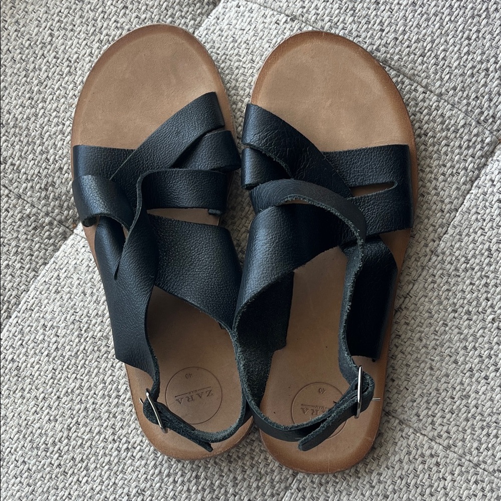 Zara Black Leather Cross-Strap Sandals ( Zara 40 / 7.5 )